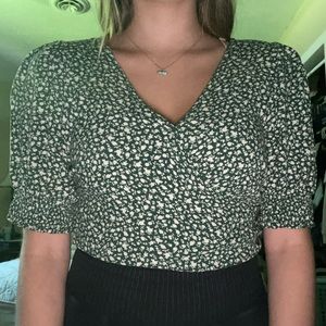 American Eagle crop blouse